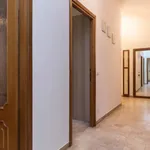 Rent 4 bedroom apartment in Milan