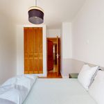 Rent a room of 112 m² in Lyon