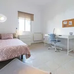 Rent a room of 85 m² in valencia