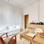 Rent 1 bedroom apartment of 323 m² in Paris