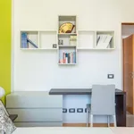 Rent 1 bedroom apartment of 65 m² in milan