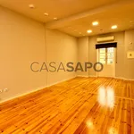 Rent 1 bedroom house of 400 m² in Porto