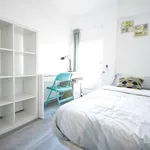 Rent a room of 100 m² in Valencia