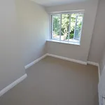 Rent 2 bedroom flat in Horsham