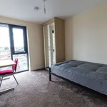 Rent 3 bedroom flat in Yorkshire And The Humber