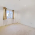 Rent 3 bedroom flat in South East England