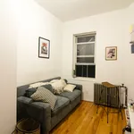 Rent 3 bedroom apartment in Williamsburg