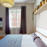 Rent 6 bedroom apartment in Madrid