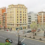 Rent 4 bedroom apartment in Barcelona