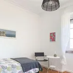 Rent a room of 120 m² in lisbon