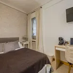 Rent a room of 120 m² in madrid