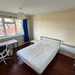 Rent 4 bedroom flat in West Midlands