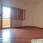 Affitto 5 camera casa di 210 m² in Rome