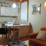 Rent 5 bedroom apartment of 80 m² in Adria