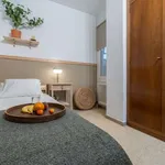 Rent a room of 220 m² in barcelona