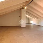 Affitto 5 camera casa di 140 m² in Cavaglià