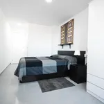 Rent 4 bedroom apartment in Valencia