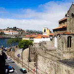 Rent 1 bedroom apartment of 75 m² in porto