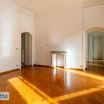 Affitto 5 camera appartamento di 140 m² in Turin