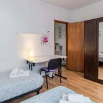 Rent 5 bedroom apartment in Porto