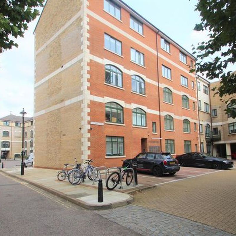 Flat to rent in Clifton Court, Corner Hall, Hemel Hempstead HP3 Flaunden