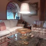 Rent 6 bedroom house of 350 m² in Rome