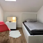 Miete 3 Schlafzimmer wohnung von 60 m² in Frankfurt am Main