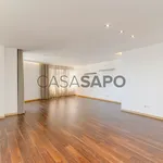 Rent 3 bedroom apartment of 126 m² in Loures