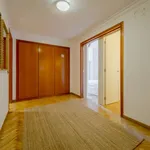 Rent a room of 150 m² in madrid