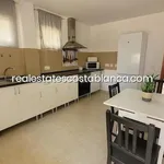 Rent 4 bedroom house of 225 m² in alicante