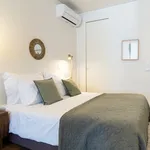 Rent 1 bedroom apartment of 90 m² in Porto