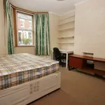 Rent 5 bedroom apartment in South East England