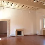 Rent 4 bedroom apartment of 180 m² in Roma