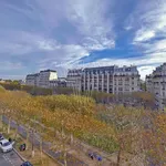 Rent 5 bedroom apartment of 105 m² in Paris