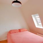 Rent 1 bedroom apartment of 300 m² in Paris