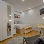 Rent a room of 180 m² in madrid