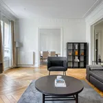 Appartement de 1097 m² avec 3 chambre(s) en location à Paris