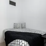 Rent 4 bedroom apartment in Barcelona