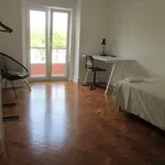 Rent a room of 130 m² in lisbon