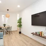 Rent 4 bedroom apartment of 45 m² in Barcelona