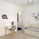 Rent a room of 100 m² in rome