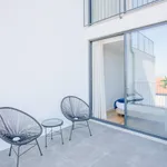 Rent 1 bedroom apartment in Porto