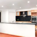 Rent 4 bedroom house in features