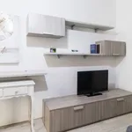 Rent 4 bedroom apartment of 58 m² in Milan