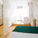 Rent a room of 100 m² in Madrid