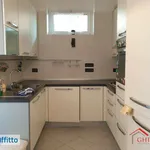 Affitto 3 camera appartamento di 120 m² in Genoa