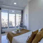 Rent a room of 230 m² in Valencia