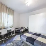 Rent a room in milan