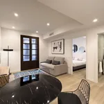 Rent 5 bedroom apartment of 60 m² in Barcelona