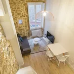 Rent 1 bedroom apartment of 250 m² in Lyon